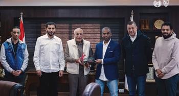 حسين لبيب يستقبل رئيس الاتحاد الإماراتي لكرة اليد 