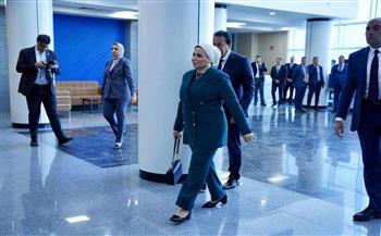 السيدة انتصار السيسي تتوجه إلى مستشفى العاصمة الإدارية للاطمئنان على الفلسطينيين