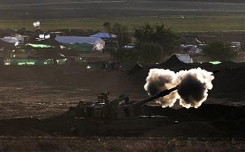 صحيفة إسرائيلية: إلقاء 8 آلاف قذيفة مدفعية على غزة