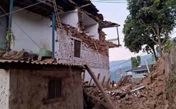 ارتفاع حصيلة ضحايا زلزال نيبال إلى 128 شخصاً