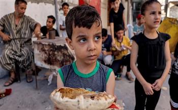 الأونروا: الفلسطيني في غزة يعيش على قطعتي خبز يوميا