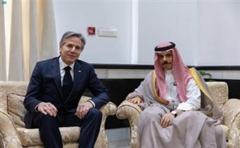وزير الخارجية السعودي يبحث مع نظيره الأمريكي وقف التصعيد العسكري بغزة 