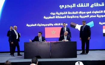 وزير النقل ونظيره المغربي يوقعان على اتفاقية تعاون في مجالات السكك الحديدية