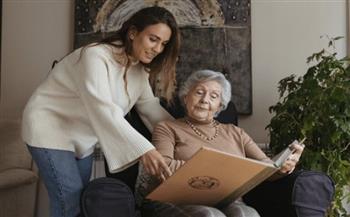 طرق فعالة لجعل منزلك أكثر أمانًا لأفراد الأسرة المسنين