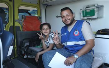 وصول عدد من الأطفال مرضى السرطان من غزة عبر معبر رفح لتلقي العلاج (صور)