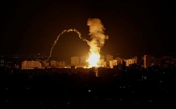 إسرائيل تشن غارات عنيفة على مخيم النصيرات والبريج وسط غزة