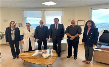 وزير الصحة يعقد اجتماعا مع رئيس معهد «جوستاف روسي» الفرنسي لعلاج الأورام 