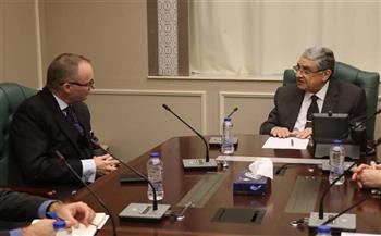 وزير الكهرباء يبحث مع سفير التشيك تعزيز الاستثمارات في مصر