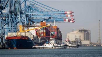 تداول 35 سفينة حاويات وبضائع عامة بميناء دمياط 