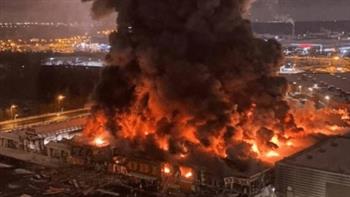 اندلاع حريق في أحد أكبر المراكز التجارية في روسيا