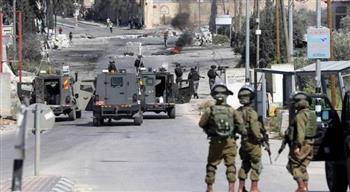 الاحتلال الاسرائيلي يواصل حصار بلدة عقربا جنوب نابلس