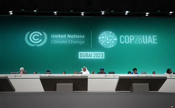الجارديان تسلط الضوء على قرار "كوب-28" التاريخي بدعم الدول المتضررة من تغير المناخ