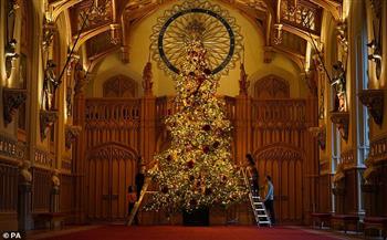 العائلة المالكة تكشف النقاب عن زينة شجرة عيد الميلاد في قلعة وندسور