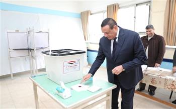 وزير التنمية المحلية يدلي بصوته في الانتخابات الرئاسية (فيديو)