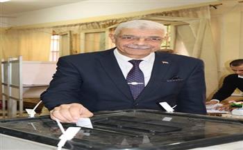 رئيس جامعة المنوفية يُدلي بصوته في الانتخابات الرئاسية بشبين الكوم