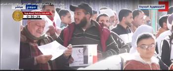 طوابير حاشدة أمام مقرات الانتخابات الرئاسية (فيديو)