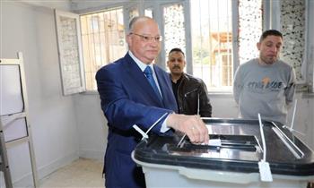 محافظ القاهرة: المشاركة بالانتخابات لها دور إيجابي في مسيرة الوطن الديمقراطية