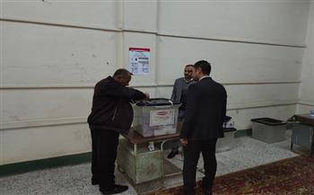 بالصور.. فتح باب التصويت بدير مواس في محافظة المنيا
