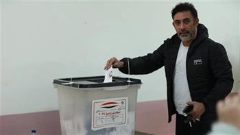 عمرو مصطفي يدلي بصوته في انتخابات الرئاسة