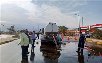 رئيس مدينة سفاجا يقود حملة لشفط مياه الأمطار بجميع الشوارع والأحياء   