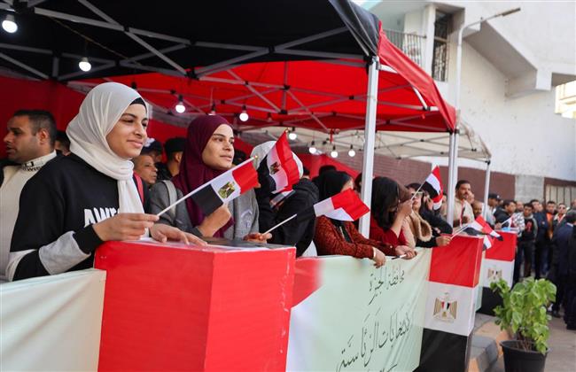 مشاركة غير مسبوقة.. برلمانيون يشيدون بإقبال المواطنين على لجان الانتخابات الرئاسية