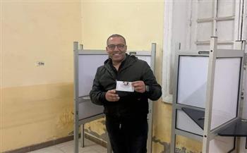 الكاتب الصحفي خالد صلاح يدلي بصوته في الانتخابات الرئاسية 2024