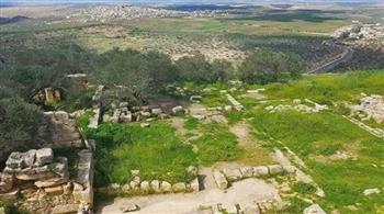 الاحتلال الإسرائيلي يخطر بالاستيلاء على دير قلعة الأثرية في بلوط