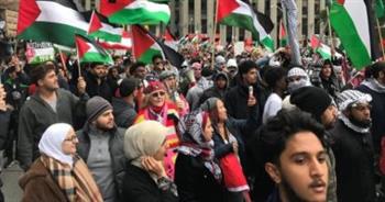 العشرات يتظاهرون أمام المتحف الكندي لحقوق الإنسان للاحتجاج على مأساة الفلسطينيين