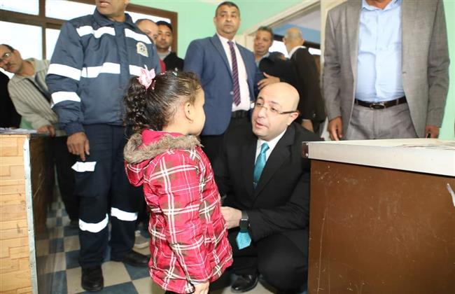 محافظ بني سويف يتابع انتظام  العملية الانتخابية بمقار الاقتراع 