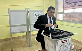 رئيس محكمة استئناف القاهرة يدلي بصوته في الانتخابات الرئاسية 