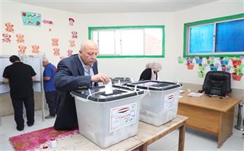 سكرتير عام البحر الأحمر يدلي بصوته في الانتخابات الرئاسية بالغردقة 