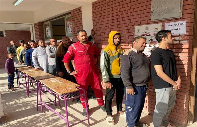 جنوب سيناء تتزين بالناخبين أمام اللجان في شرم الشيخ ورأس سدر وأبو رديس