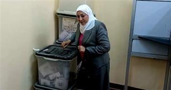 نائب محافظ القاهرة للمنطقة الجنوبية تدلي بصوتها في الانتخابات الرئاسية  