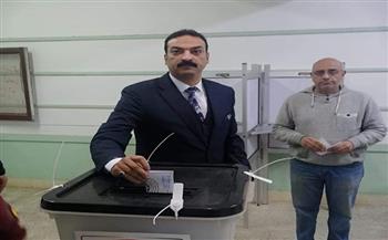 عمرو الحديدي يدلي بصوته في الانتخابات الرئاسية 2024