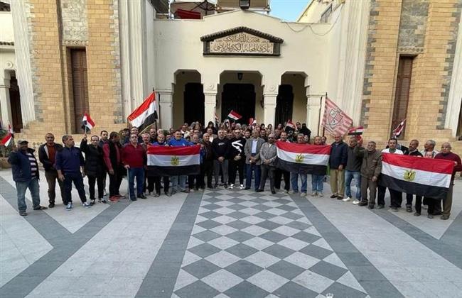 رئيس بلدية المحلة يدلي بصوته في الانتخابات 