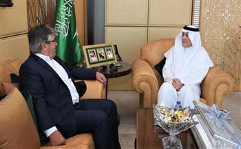 سفير السعودية لدى مصر يستقبل نظيره اليمني