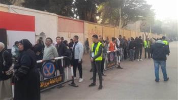 إقبال كثيف للمواطنين على لجان أحياء وسط القاهرة للإدلاء بأصواتهم في الانتخابات