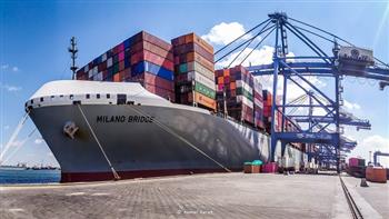 تداول 40 سفينة حاويات وبضائع عامة بميناء دمياط 