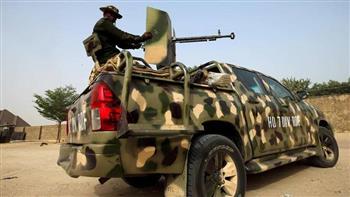 مقتل 4 جنود وخطف عاملين بمنطقة نفطية في نيجيريا