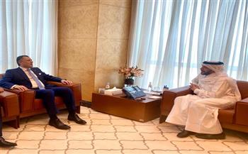 وزير السياحة يعقد لقاءات مع رئيس رابطة رجال الأعمال القطريين والرئيس التنفيذي لجهاز قطر