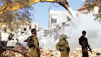 الاحتلال الإسرائيلي يُفجر منزلا ويهدم آخر في "نابلس"