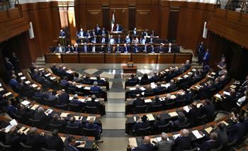 «النواب اللبناني» يوافق على قانون بالتمديد لقائد الجيش وقادة الأجهزة الأمنية
