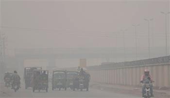 مستوى خطر للتلوث.. مدينة باكستانية تغرق تمامًا في الدخان