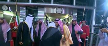 ولي عهد السعودية يصل إلى الكويت لتقديم واجب العزاء في الأمير الراحل الشيخ نواف الصباح