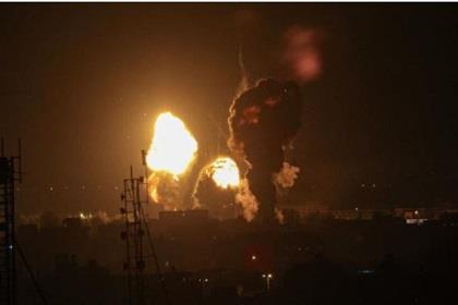 القاهرة الإخبارية تعرض فيديو يظهر استهداف الاحتلال الإسرائيلي لمنازل في غزة