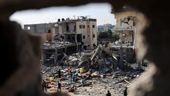 الجارديان : مأساة غزة تتفاقم بعد تشريد مليوني فلسطيني