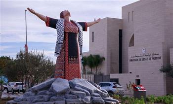 تونس تصنع تمثالًا احتفاء بالمرأة الفلسطينية 