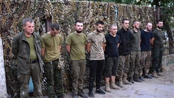 أسير أوكراني يدحض ما ينشره قادة كييف عن تعامل الروس مع الرهائن