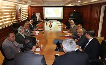 نائب رئيس جامعة عين شمس تشارك في انعقاد الاجتماع الأول للجنة العليا للاعتماد 