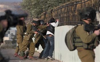 الاحتلال يعتقل 25 فلسطينيًا بالضفة الغربية